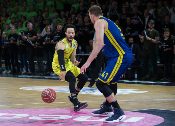 禁让人联想 禁让人联想